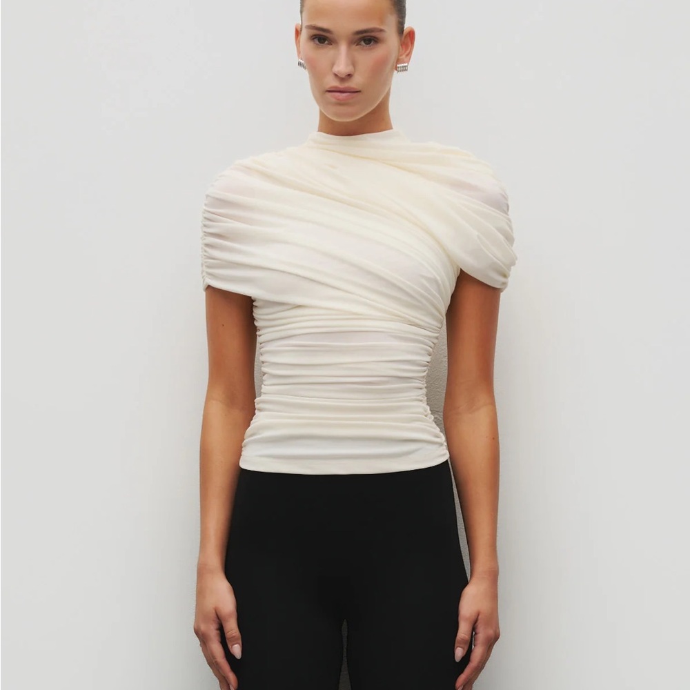 BNWT - The Heiress Beverly Hills THE DRAPED SHOULDER TOP